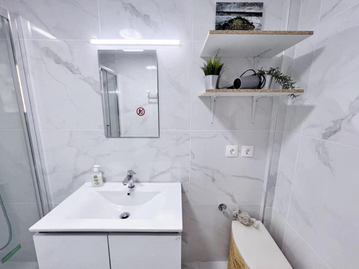 Wsd Faliro New 1bd With Bal Near Alimos Marina